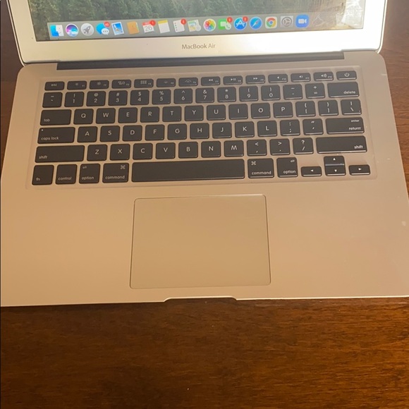 Macbook Air - Picture 4 of 7